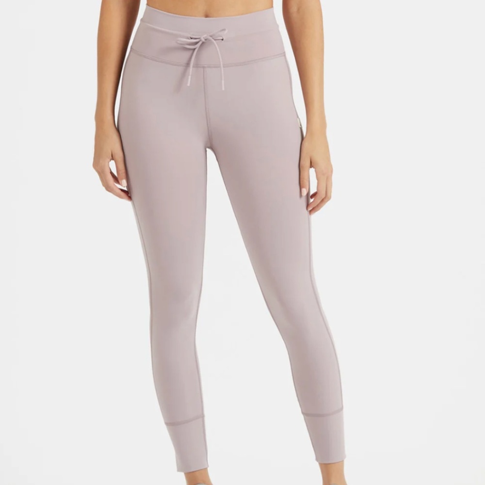 Vuori Daily Leggings + Lux Performance Tank Women's Medium
